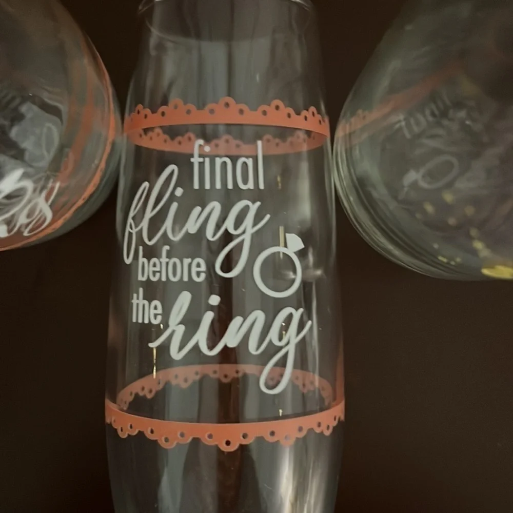 Set of 8 'Cheers' and 'Final fling...' champagne glasses + inflatable 'ring' and